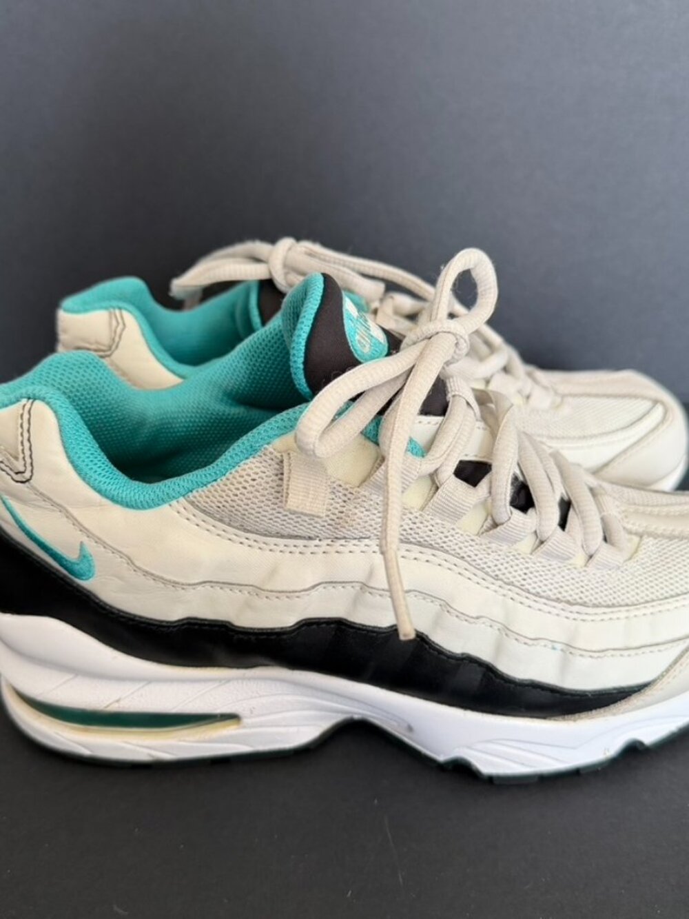 Nike Air Max 95 GS 'Light Bone Turquoise' Sneakers Size 5Y/ Womens 7